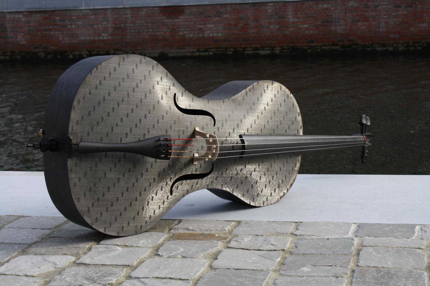 Cello uit carbon