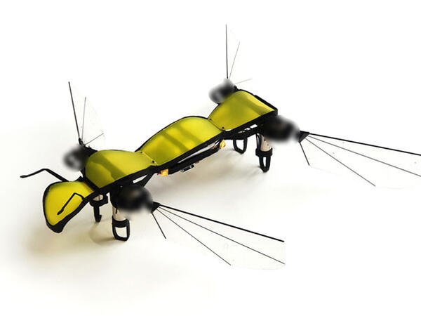 De drone slaat zijn vleugels uit