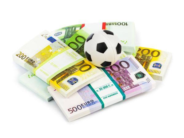 “Het transfersysteem in het voetbal zorgt voor uitwassen”